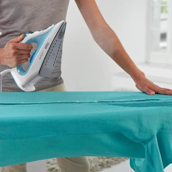 BRAUN STEAM IRON 2000W BLUE